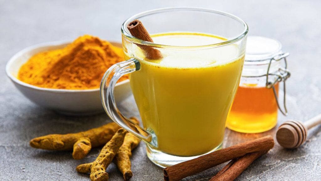 Health benefits of turmeric milk