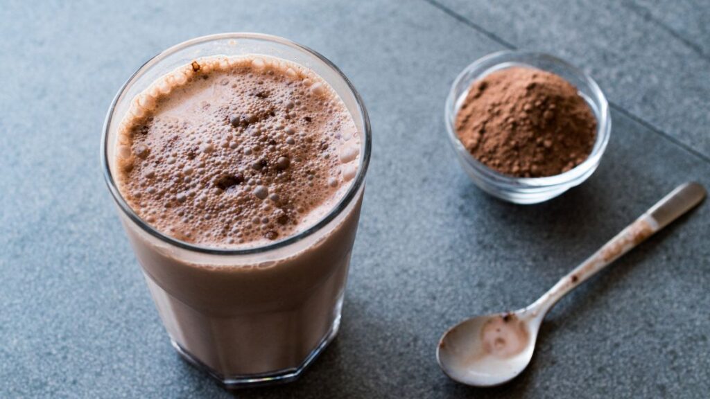 Protein Smoothie and chocolate protein balls