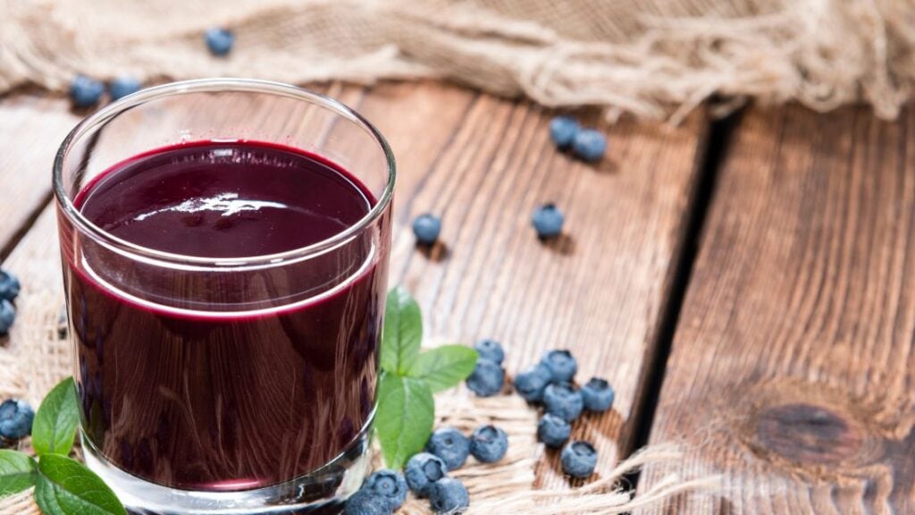 Blueberry-Cabbage Power Juice