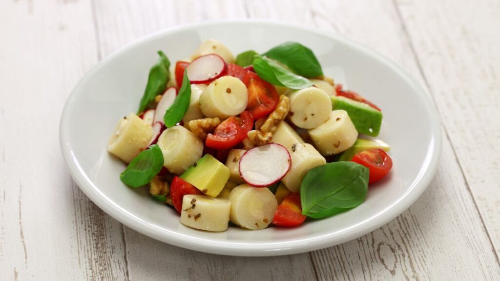 Hearts of palm salad with tomato